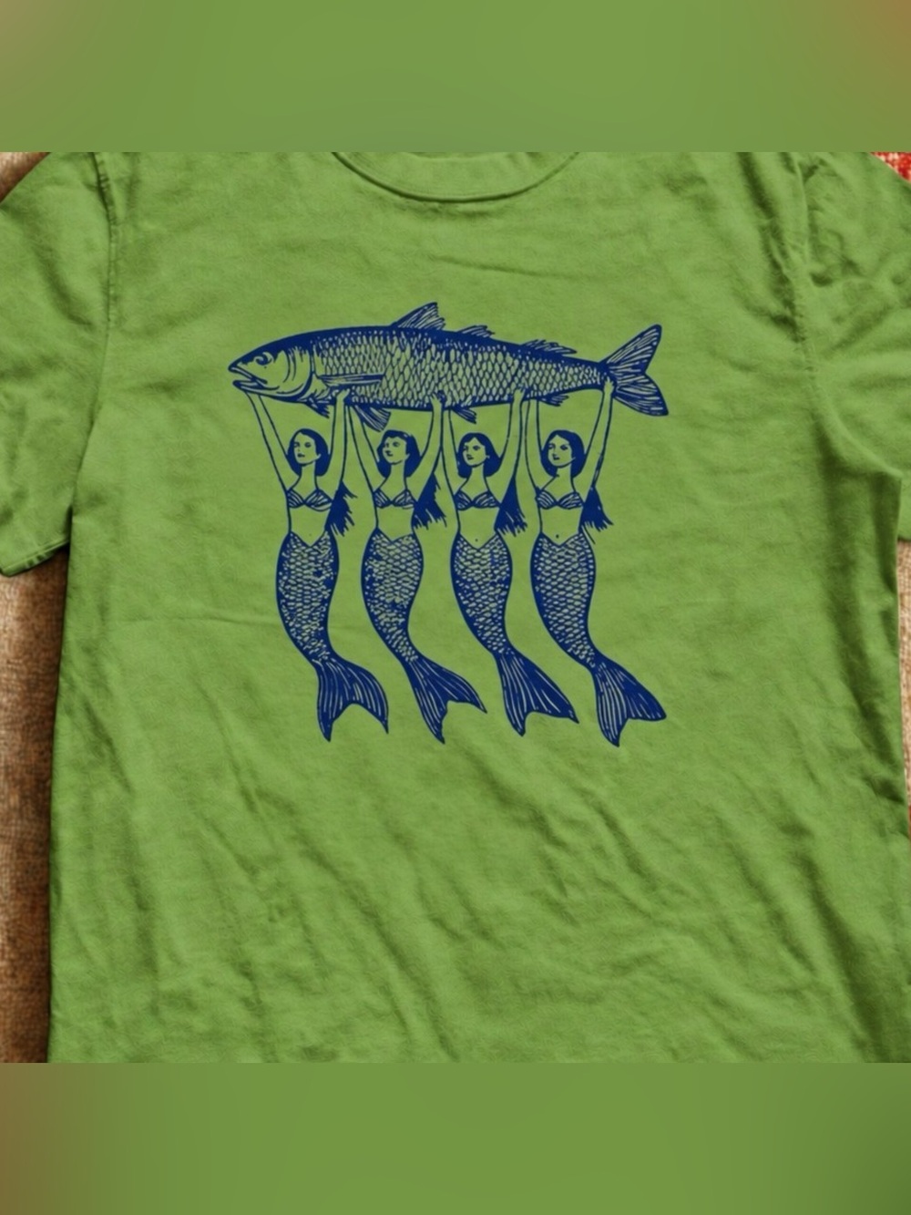 Gildan Mermaid & Fish Graphic T-Shirt Green For Unisex - Picture 2 of 3